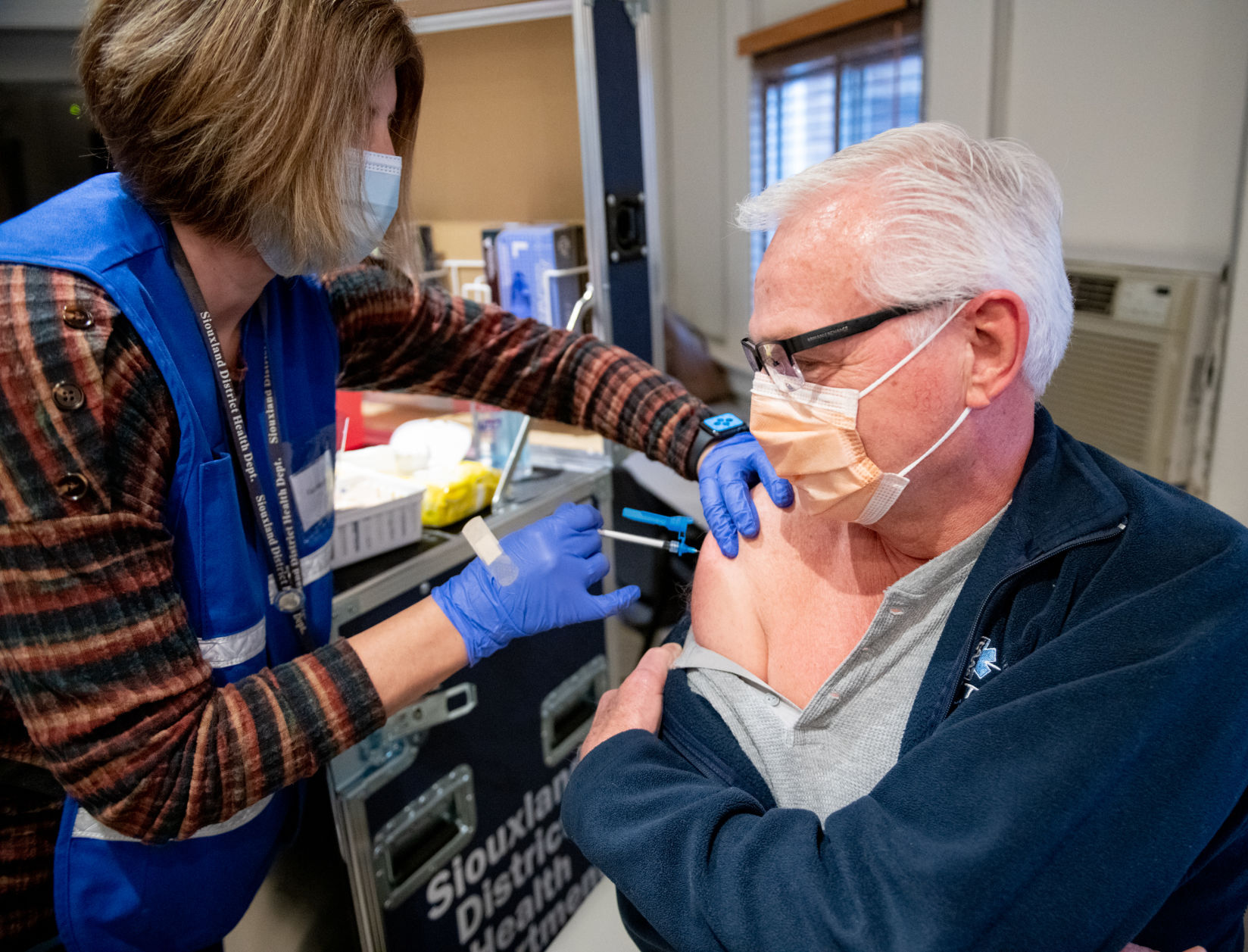 First responders get COVID-19 vaccine